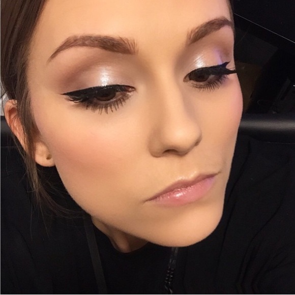 🌟LE🌟MAC x Cinderella Collection Lipglass in Glass Slipper - Picture 5 of 14